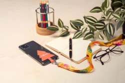 AP716797__DG personalizowana smycz RPET z uchwytem na telefon