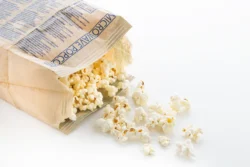 AP716898__CU popcorn do mikrofalówki