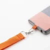 AP800580-03__DG1 smycz RPET z uchwytem na telefon