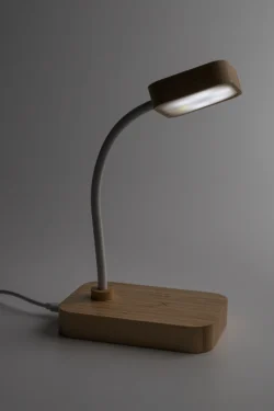 AP864145__DG2 lampa biurkowa z ładowarką bezprzewodową