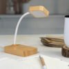 AP864145__DG4 lampa biurkowa z ładowarką bezprzewodową