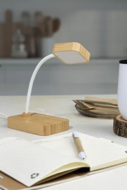 AP864145__DG4 lampa biurkowa z ładowarką bezprzewodową